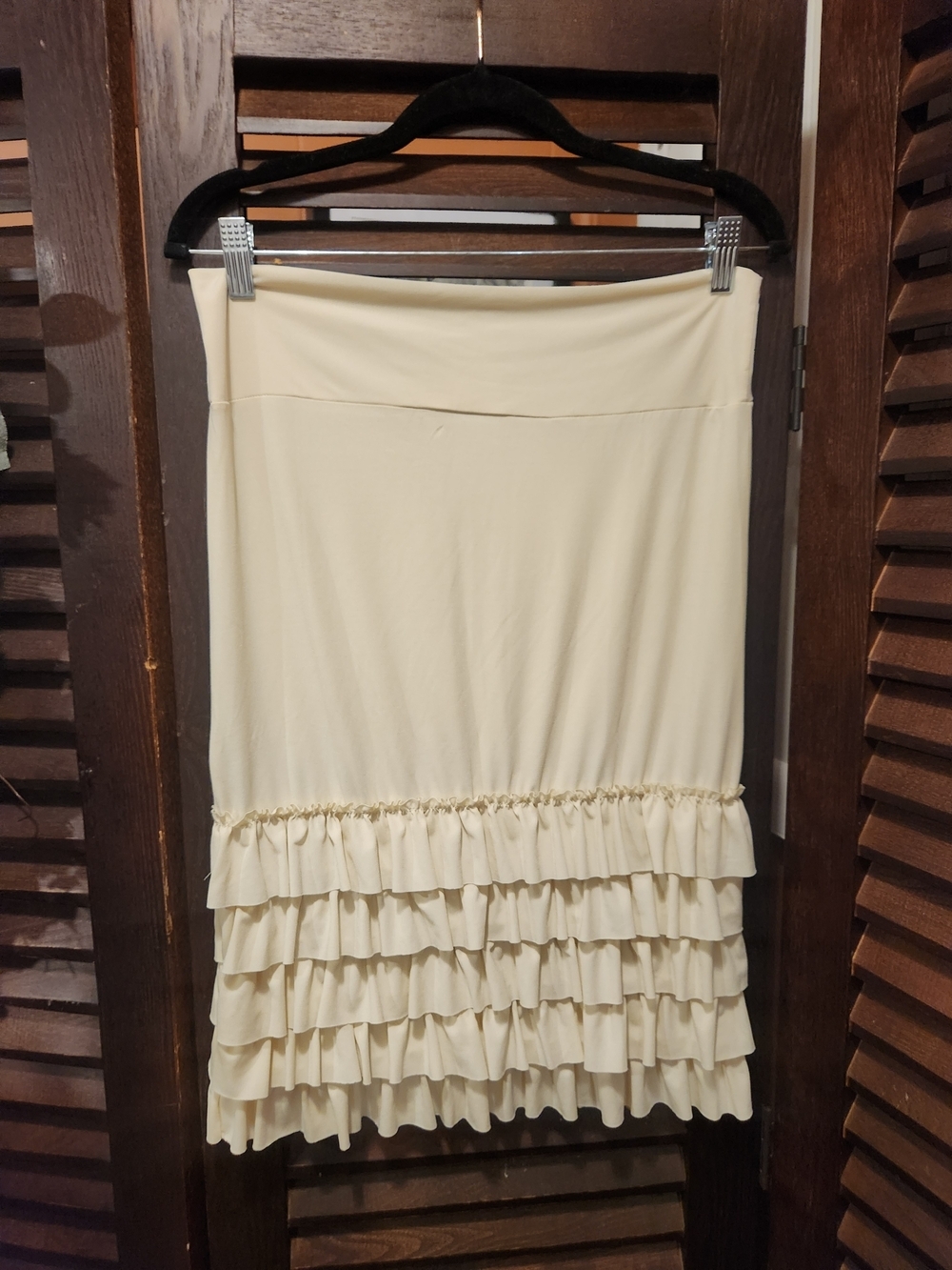 Cream Ruffle-Tier Midi Skirt - Picture 3 of 3